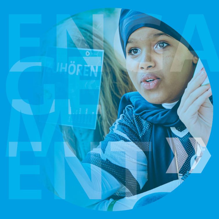 Hintergund_Landing-Page-Dialog_dunkel_WEBquadrat